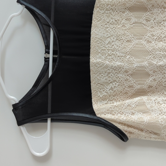 Kensie lace and mesh dress size medium - Picture 2 of 4